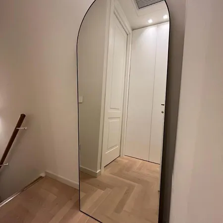 De Angeli's Apartment